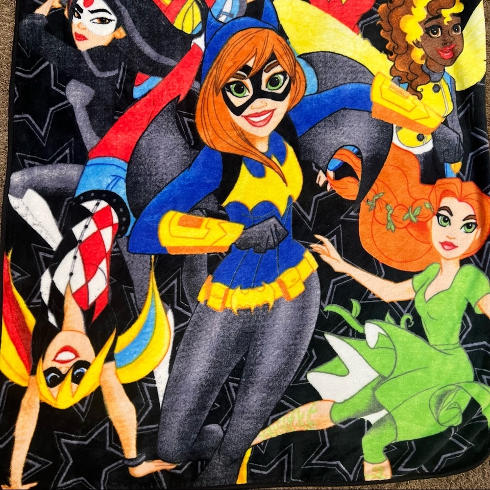 DC Super Hero Girls fleece throw. Super soft and snuggly warm